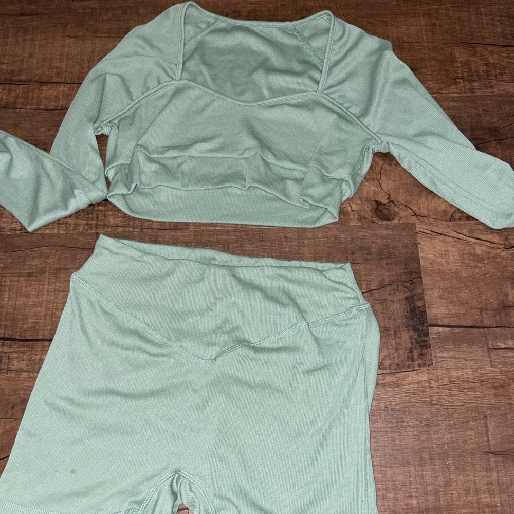 Lily Yoga Set